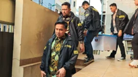 Penyidik Dittipidter Bareskrim Polri menggeledah kantor PT MMS terkait dugaan manipulasi data ekspor CPO dan praktik under invoicing. (Posnews/Ist)