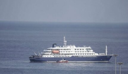 Penumpang MV Hondius Dievakuasi Melalui Koridor Ketat di Tenerife