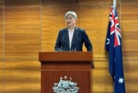 Ketahanan energi lintas benua. Menteri Luar Negeri Australia Penny Wong dan pemerintah Korea Selatan menyepakati kerja sama strategis untuk menjamin kelancaran pasokan LNG dan produk minyak olahan guna meredam dampak penutupan Selat Hormuz. Dok: Yonhap.