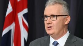 Mengabaikan peringatan Canberra. Belasan perempuan dan anak-anak mantan simpatisan ISIS kembali ke Australia secara mandiri dan kini menghadapi ancaman pengadilan. Dok: Istimewa.