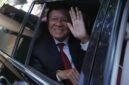 Akhir dari penahanan politik. Pemimpin oposisi Kamboja, Kem Sokha, akhirnya menghirup udara bebas setelah menerima pengampunan kerajaan. Meski demikian, pemerintah tetap melarangnya beraktivitas di dunia politik. Dok: (AP Photo/Heng Sinith, File)