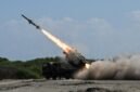 Unjuk kekuatan di Pasifik. Pasukan Bela Diri Jepang (JSDF) menembakkan rudal Tipe 88 ke sasaran kapal di lepas pantai Filipina, menandai era baru kerja sama militer agresif antara Tokyo dan Manila guna menjaga kebebasan navigasi. Dok: REUTERS/Noel Celis.
