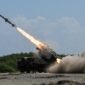Unjuk kekuatan di Pasifik. Pasukan Bela Diri Jepang (JSDF) menembakkan rudal Tipe 88 ke sasaran kapal di lepas pantai Filipina, menandai era baru kerja sama militer agresif antara Tokyo dan Manila guna menjaga kebebasan navigasi. Dok: REUTERS/Noel Celis.