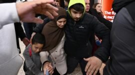 Konsekuensi dari kekhalifahan. Tiga wanita Australia menghadapi ancaman penjara puluhan tahun setelah kembali dari kamp pengungsian Suriah. Dua di antaranya dituduh membeli budak wanita Yazidi seharga puluhan ribu dolar. Dok:   (Joel Carrett/AAP Image via AP)
