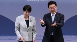 Simbol persahabatan baru. Presiden Korea Selatan Lee Jae Myung menjamu PM Jepang Sanae Takaichi di kota bersejarah Andong untuk mempererat kerja sama keamanan energi dan rantai pasok regional di tengah gejolak Timur Tengah. Dok: (AP Photo/Ahn Young-joon, Pool)