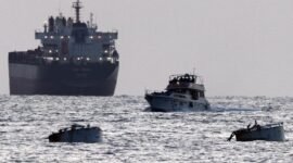 Konfrontasi di perairan Mediterania. Militer Israel menghentikan paksa armada bantuan internasional yang mencoba menembus blokade Gaza, memicu kecaman global serta sanksi baru dari Amerika Serikat terhadap para penyelenggara misi. Dok: REUTERS/Amir Cohen