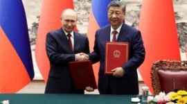 Penyelarasan kekuatan baru. Presiden Vladimir Putin dan Presiden Xi Jinping bertemu di Beijing untuk mengecam rencana perisai rudal 
