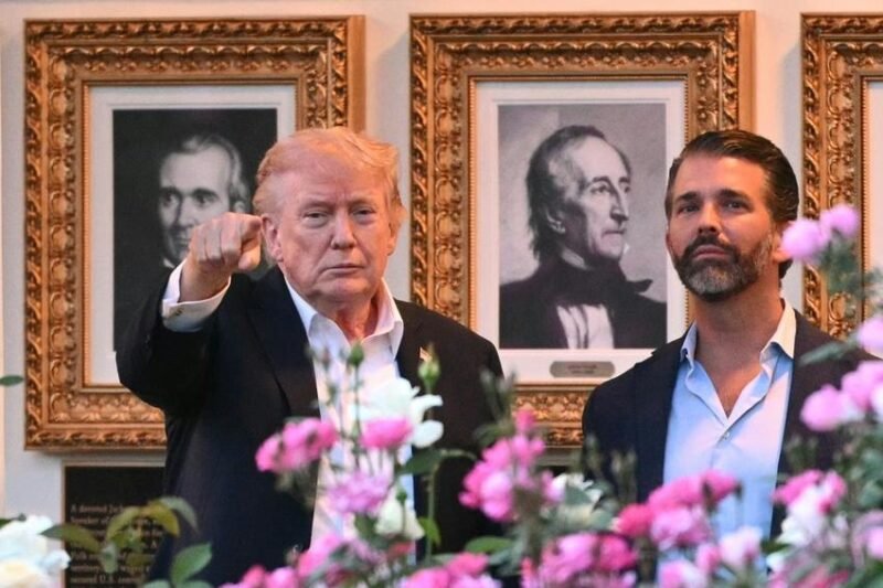 Prioritas kenegaraan. Presiden Donald Trump memilih tetap berada di Washington untuk menangani krisis Timur Tengah dan ketegangan di Kuba, sehingga ia harus melewatkan pernikahan Donald Trump Jr. di Bahama akhir pekan ini. Dok: Istimewa.