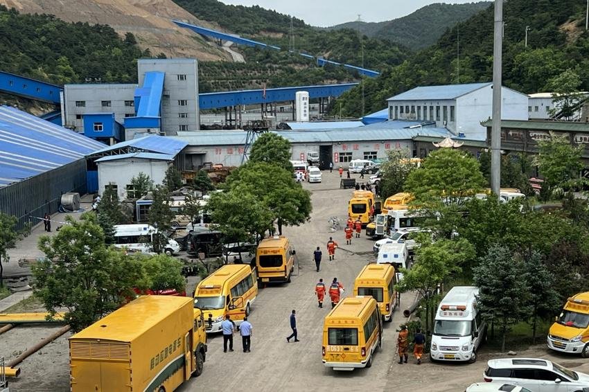 Tragedi di kedalaman bumi. Ledakan gas dahsyat di tambang batu bara Liushenyu, China, merenggut setidaknya 90 nyawa, memicu seruan Presiden Xi Jinping untuk memperketat standar keselamatan kerja nasional. Dok: Istimewa.