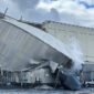 Tragedi industri di Washington. Tangki raksasa berisi zat korosif runtuh di pabrik Nippon Dynawave, menewaskan satu pekerja dan menyebabkan sembilan lainnya hilang. Dok: (City of Longview via AP)