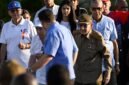 Pesan dari Havana. Mantan pemimpin Kuba Raul Castro (94) bergabung dalam pawai Hari Buruh Internasional guna menentang ancaman militer dan blokade ekonomi Amerika Serikat yang semakin mencekik. Dok: REUTERS/Norlys Perez
