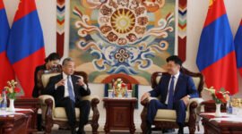 Poros baru Ulan Bator. Presiden Mongolia Ukhnaa Khurelsukh menerima kunjungan kenegaraan Menlu Tiongkok Wang Yi untuk mempererat kemitraan ekonomi dan menyelaraskan strategi pembangunan. Dok: Istimewa.