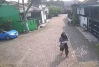 Aksi Cerdik Berakhir Buntung, Pencuri Mobil di Tangerang Menyamar Pakai Hijab Lalu Ditangkap. (Posnews/Ist)
