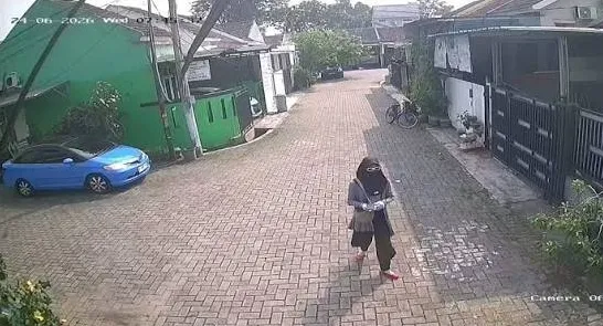 Aksi Cerdik Berakhir Buntung, Pencuri Mobil di Tangerang Menyamar Pakai Hijab Lalu Ditangkap. (Posnews/Ist)
