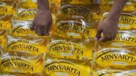 Bulog Tarik Minyakita Produksi PT KMR usai Keluhan Warga, Uji Mutu Dilakukan. (Posnews/Ist)
