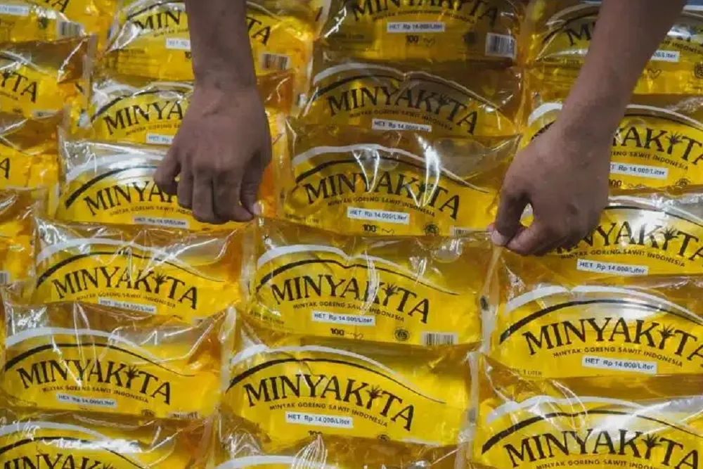 Bulog Tarik Minyakita Produksi PT KMR usai Keluhan Warga, Uji Mutu Dilakukan. (Posnews/Ist)