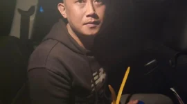 Taufik Hidayat saat ditangkap Polda Jabar di Majalaya terkait kasus penyekapan dan penganiayaan terhadap YTR di Bandung. (Posnews/Ist)