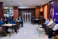 Kepala Staf Kepresidenan Dudung Abdurachman berdialog dengan mahasiswa Universitas Brawijaya terkait Program Makan Bergizi Gratis. (Posnews/Ist)