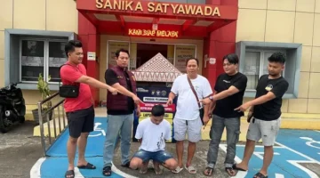 Polisi mengamankan pasangan kekasih yang diduga merencanakan dan melakukan pembunuhan terhadap pria yang hendak dijodohkan dengan salah satu pelaku di Banyuasin, Sumatera Selatan. (Posnews/Ist)