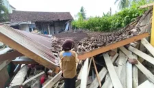 Gempa Kuat Sulawesi Tengah Picu Kerusakan Infrastruktur, Jalan Palu-Sigi-Poso Amblas. (Posnews/Net)