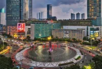 Suasana Bundaran HI di Jakarta Pusat yang akan terhubung dengan jalur bawah tanah menuju stasiun MRT serta dilengkapi area UMKM sebagai bagian dari pengembangan kawasan modern Jakarta. (Posnews/Ist)