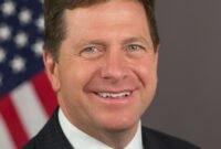 Langkah taktis di tengah kebuntuan politik. Presiden Donald Trump menominasikan Jay Clayton sebagai Direktur Intelijen Nasional guna meloloskan perpanjangan undang-undang pengawasan intelijen asing. Dok: Istimewa.