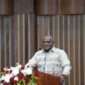 Menteri HAM Natalius Pigai menyampaikan komitmen pembangunan hak asasi manusia berbasis nilai Pancasila dalam Festival HAM 2026 di UKSW Salatiga. (Posnews/Ist)
