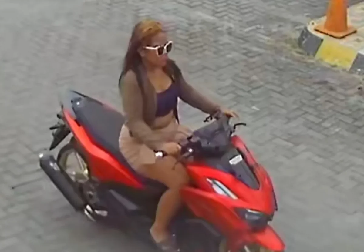 Pelaku wanita berinisial GF ditangkap Polsek Kalideres setelah diduga menjebak korban melalui modus perkenalan yang berujung perampasan motor dan telepon genggam di Jakarta Barat. (Posnews/Ist)
