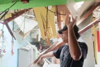 Ledakan Saat Pengisian Gas Oksigen, Tabung Terbang dan Rusak Bangunan Warga. (Posnews/MR)