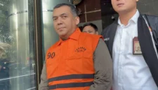 Penyidik KPK mengusut komunikasi antara Silmy Karim dan Andrej Frey dalam kasus dugaan pemerasan pengurusan izin tinggal warga negara asing yang merugikan negara hingga ratusan miliar rupiah. (Posnews/Ist)