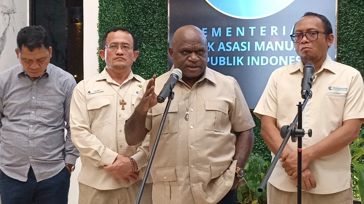 Menteri HAM Natalius Pigai menyampaikan usulan agar kalangan sipil dapat mengisi sejumlah jabatan strategis non-operasional dalam revisi UU Polri untuk memperkuat profesionalisme dan tata kelola institusi kepolisian. (Posnews/KemenHAM)