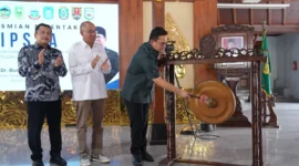 Menteri Perdagangan Budi Santoso meresmikan tujuh IPSKA baru di Banyumas untuk mempermudah layanan Surat Keterangan Asal (SKA) dan mendorong ekspor UMKM ke pasar global. (Posnews/Ist)
