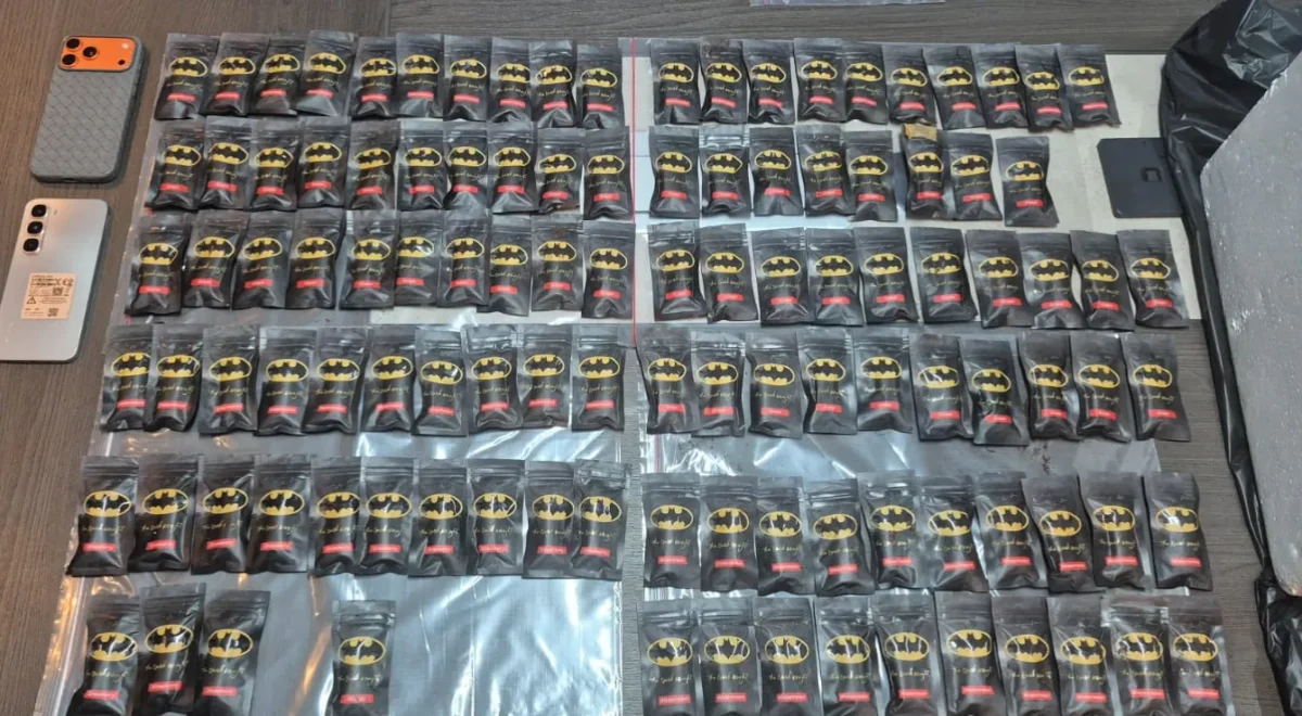 Polisi Buru Dua Bandar Besar Jaringan Vape Etomidate. (Posnews/Ist)

