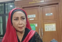 Pakar hukum pidana dan ahli TPPU Yenti Garnasih menyampaikan pentingnya penerapan pasal pencucian uang untuk memburu aset dan aliran dana bandar narkoba. (Posnews/Ist)