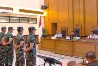 Empat prajurit BAIS TNI menjalani sidang putusan di Pengadilan Militer II-08 Jakarta terkait kasus penyiraman air keras terhadap aktivis KontraS Andrie Yunus, Rabu 10 Juni 2026. (Posnews/YuoTube)
