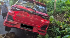 BNN Bongkar Sindikat Narkoba Rusia di Bali, Mobil Pelaku Terguling Saat Kabur. (Posnews/Ist)
