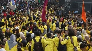 Polemik Demo Bundaran HI Memanas, Polisi dan BEM UI Beda Tafsir Aturan Aksi. (Posnews/Ist)