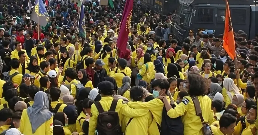 Polemik Demo Bundaran HI Memanas, Polisi dan BEM UI Beda Tafsir Aturan Aksi. (Posnews/Ist)