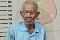Petugas kepolisian melakukan penyelidikan kasus pembacokan di Lampung Utara setelah seorang kakek berusia 75 tahun mengaku berhalusinasi melihat tetangganya seperti Genderuwo. (Posnews/ist)