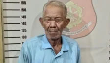 Petugas kepolisian melakukan penyelidikan kasus pembacokan di Lampung Utara setelah seorang kakek berusia 75 tahun mengaku berhalusinasi melihat tetangganya seperti Genderuwo. (Posnews/ist)