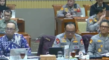 Wakapolri Komjen Pol Dedi Prasetyo memaparkan usulan tambahan anggaran Polri sebesar Rp66,1 triliun dalam rapat kerja bersama Komisi III DPR RI di Kompleks Parlemen, Senayan, Jakarta. (Posnews/DPR)