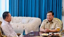 Presiden Prabowo Subianto dan Kepala Staf Kepresidenan (KSP) Dudung Abdurachman di Istana Merdeka, Jakarta Pusat. (Posnews/Biro Pers Istana)