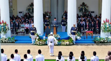 Presiden Prabowo Subianto memimpin Upacara Hari Lahir Pancasila 2026 di Gedung Pancasila Jakarta dan menegaskan Pancasila harus diterapkan dalam kehidupan berbangsa dan bernegara. (Posnews/Sekretariat negara)