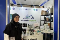 Stan SanGreat Natural Indonesia di Campuspreneur Expo 2026 IPB University menampilkan produk pengendali hama berbahan alami seperti gel dan semprotan untuk pasar lokal dan ekspor. (Posnews/Ist)

