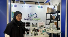 Stan SanGreat Natural Indonesia di Campuspreneur Expo 2026 IPB University menampilkan produk pengendali hama berbahan alami seperti gel dan semprotan untuk pasar lokal dan ekspor. (Posnews/Ist)
