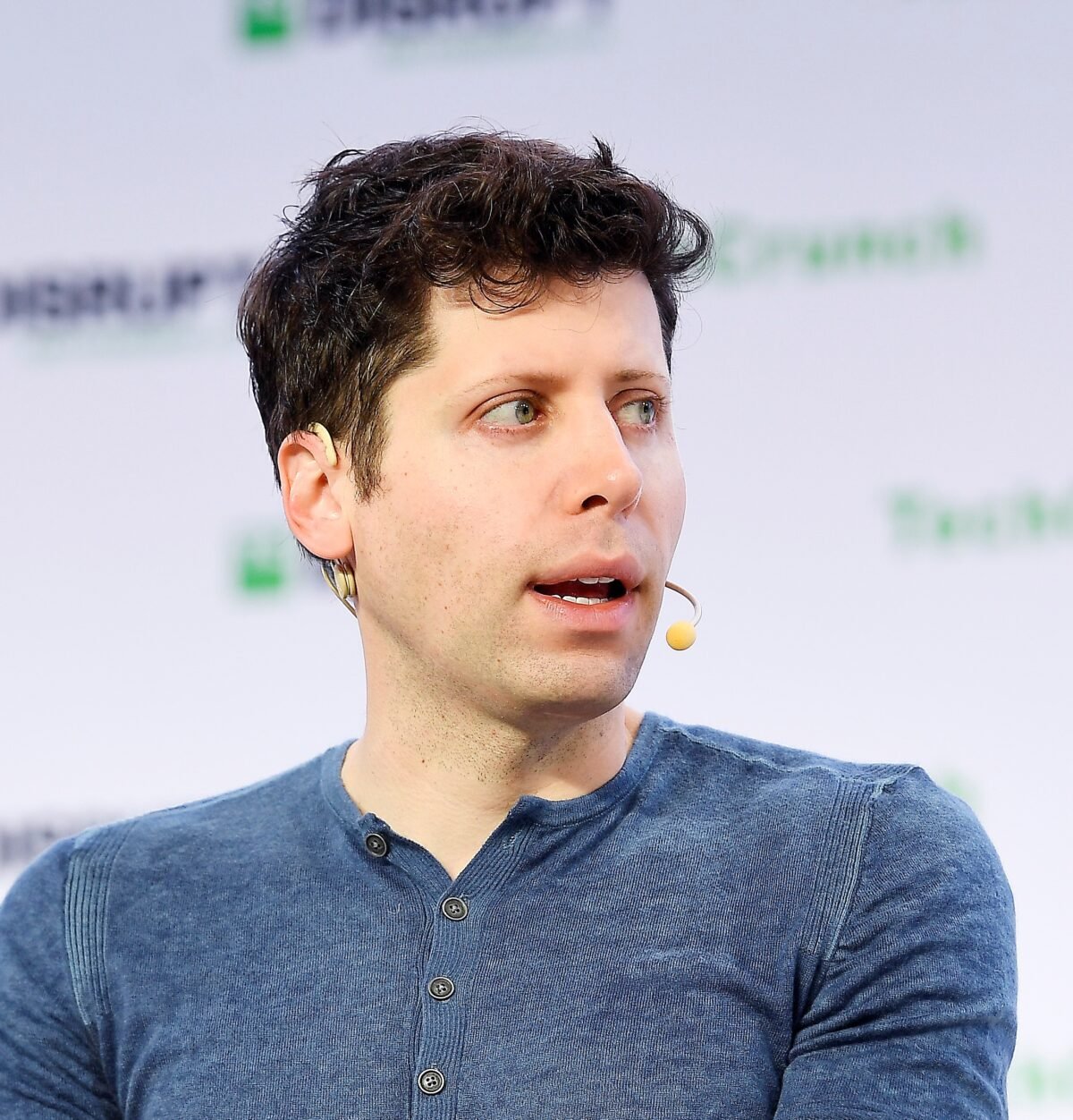 Fusi tidak biasa di panggung politik Washington. Sam Altman dan Bernie Sanders berdiskusi mengenai pembentukan dana kekayaan publik melalui kepemilikan saham di perusahaan AI. Dok: Istimewa.