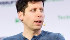 Fusi tidak biasa di panggung politik Washington. Sam Altman dan Bernie Sanders berdiskusi mengenai pembentukan dana kekayaan publik melalui kepemilikan saham di perusahaan AI. Dok: Istimewa.