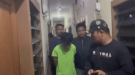 Satreskrim Polres Jakut Tangkap Dua Pelaku Bom Molotov di Rawa Badak Selatan. (Posnews/Ist)