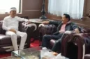 Gubernur Jawa Barat Dedi Mulyadi berbincang dengan AM Hendropriyono di kediamannya di Senayan, Jakarta Selatan. (Posnews/Instagram)

