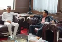Gubernur Jawa Barat Dedi Mulyadi berbincang dengan AM Hendropriyono di kediamannya di Senayan, Jakarta Selatan. (Posnews/Instagram)
